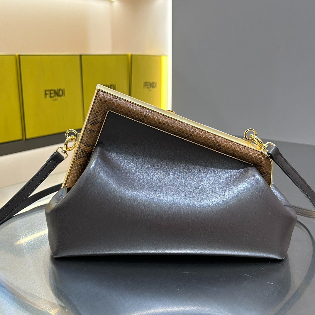 003 90123236 size 26x9.5x18cm