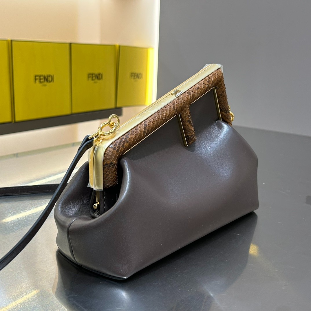 003 90123236 size 26x9.5x18cm