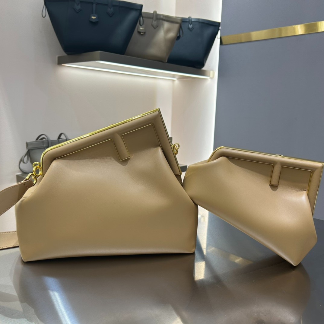 002 65123198;70123202 size 26x9.5x18cm;size 32.5x15x23.5cm