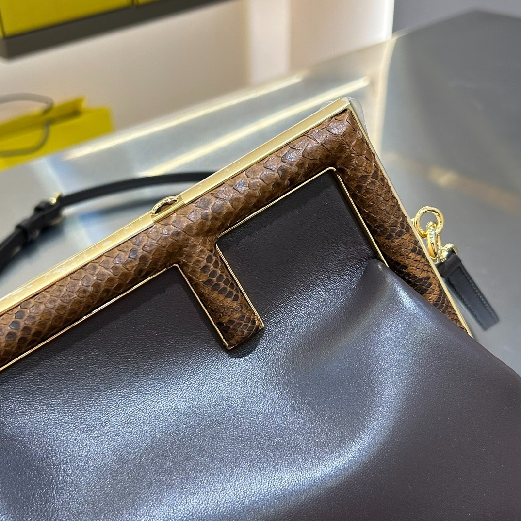 003 90123236 size 26x9.5x18cm