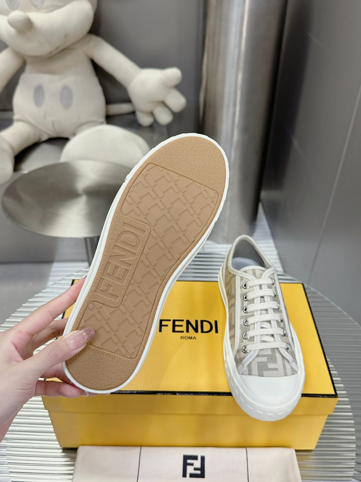 027 22123093 size 35-40