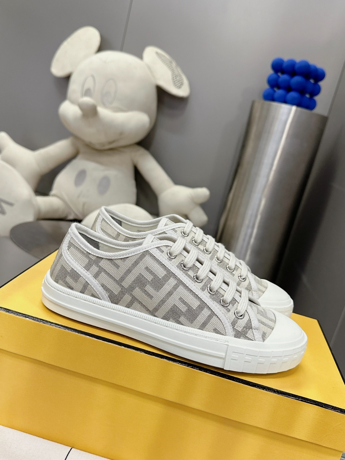 027 22123093 size 35-40