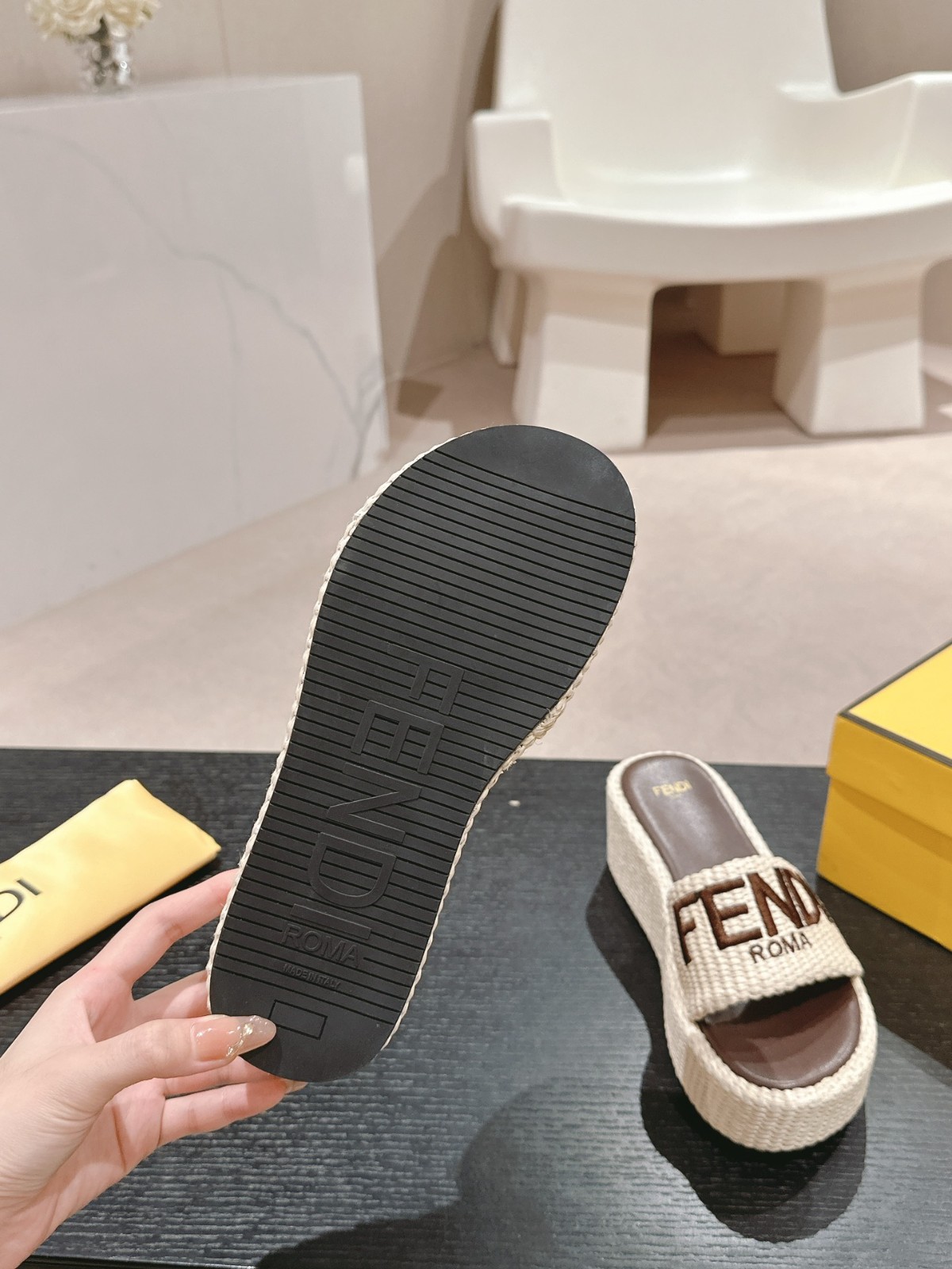 007 26123104 size 35-41