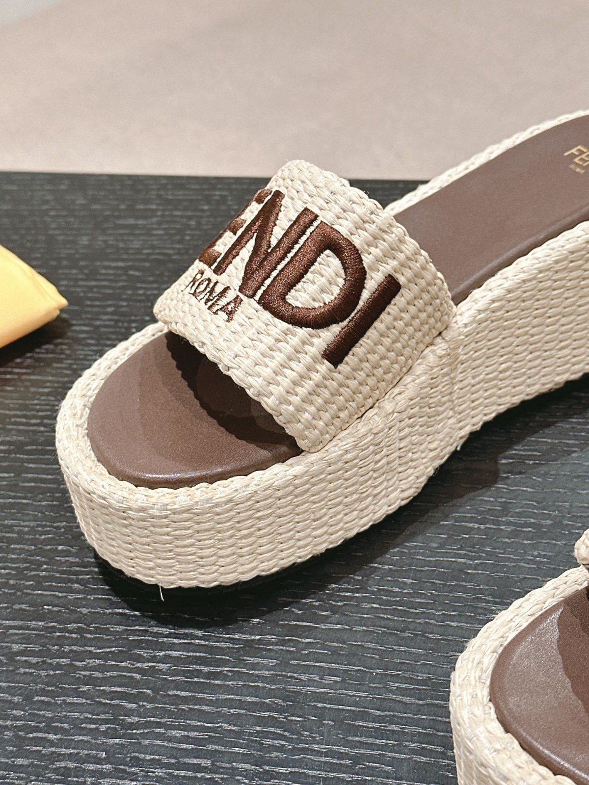 007 26123104 size 35-41