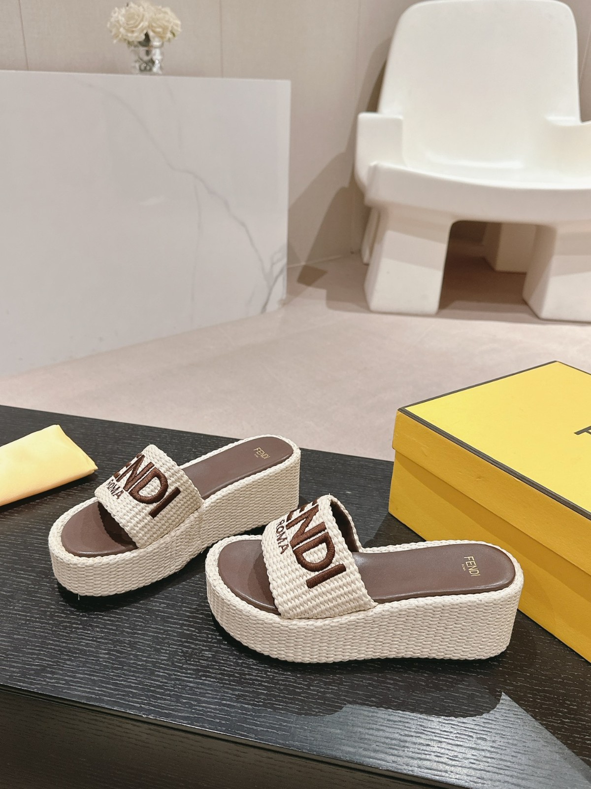 007 26123104 size 35-41