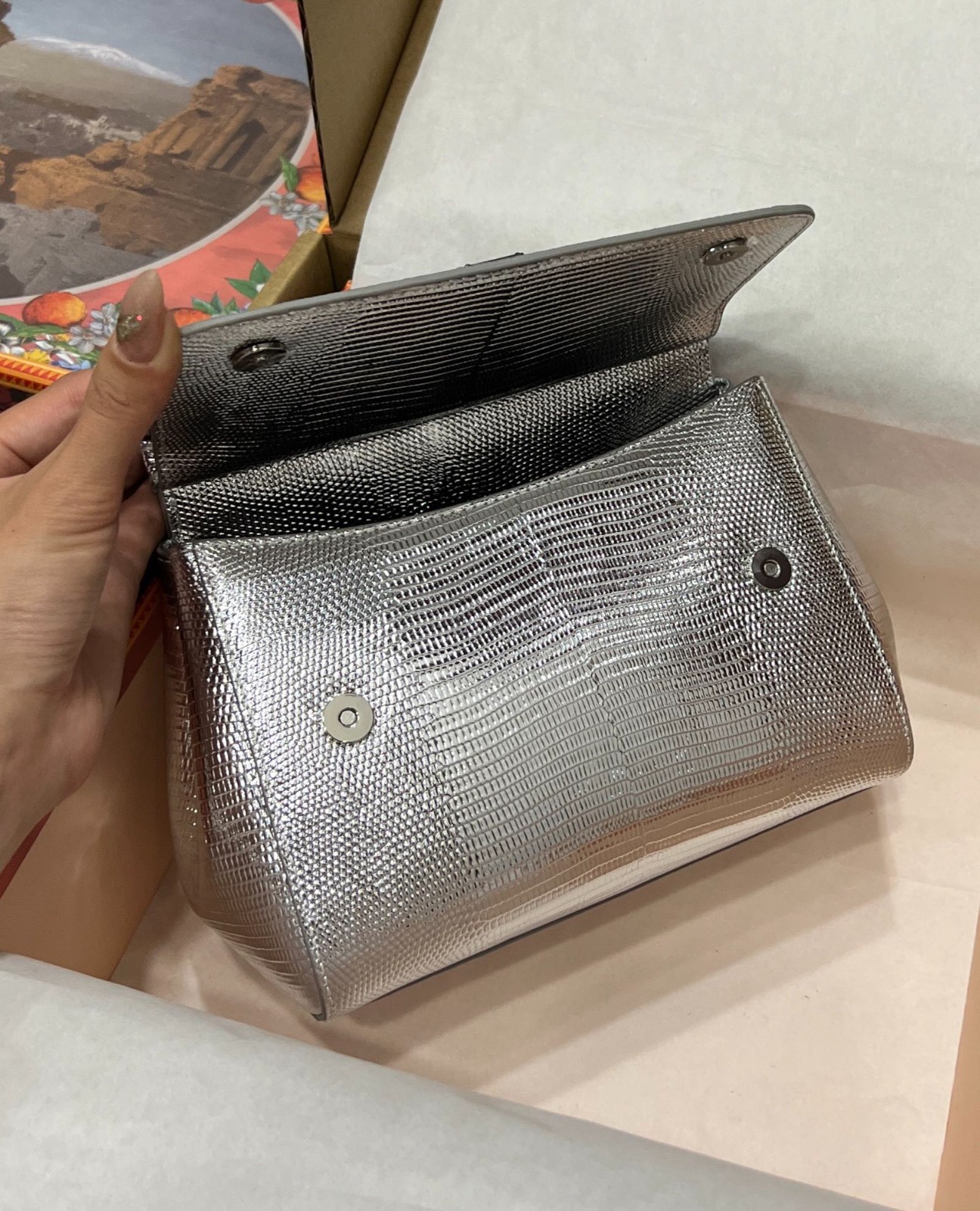 037 size 20x16x8cm