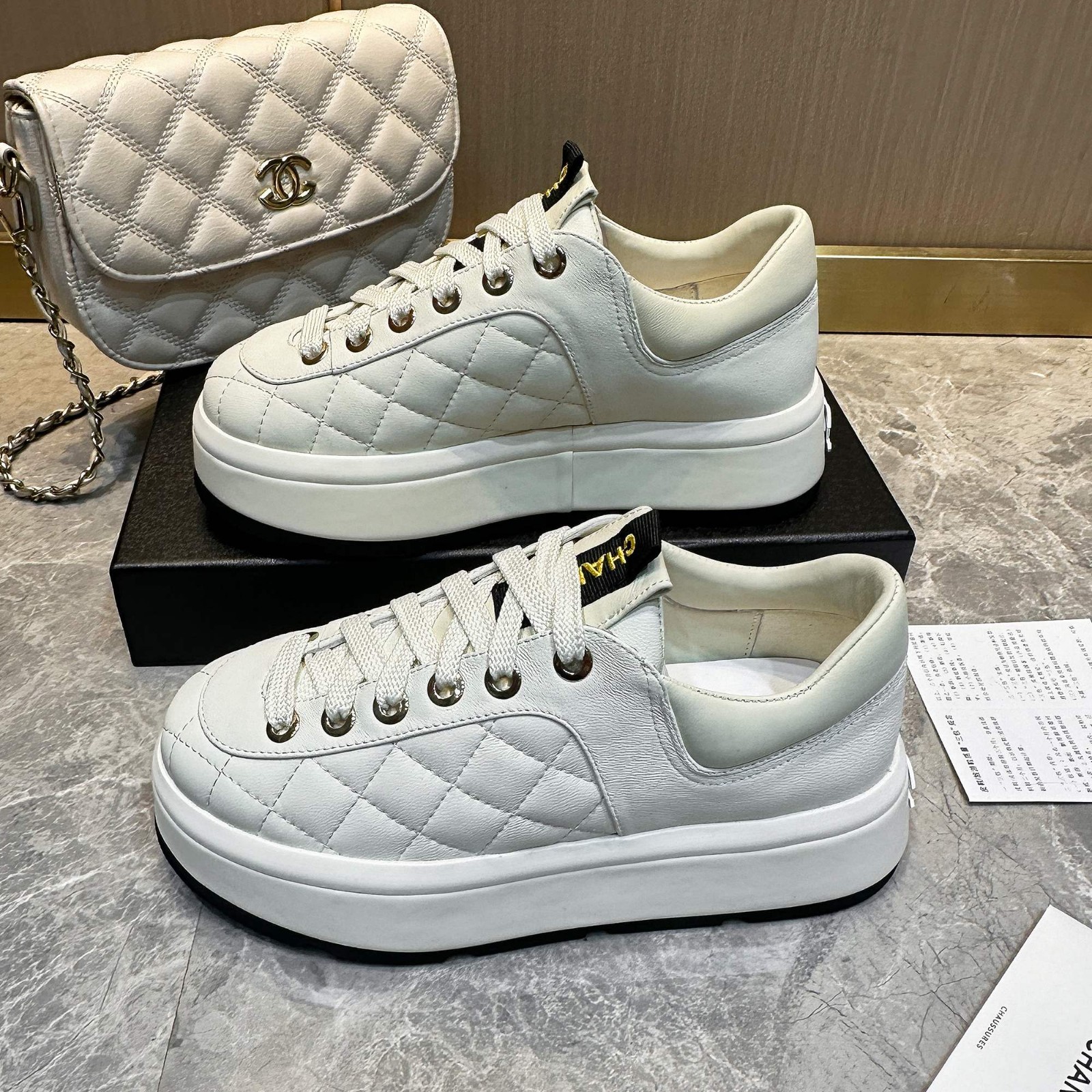 007 size 35–41