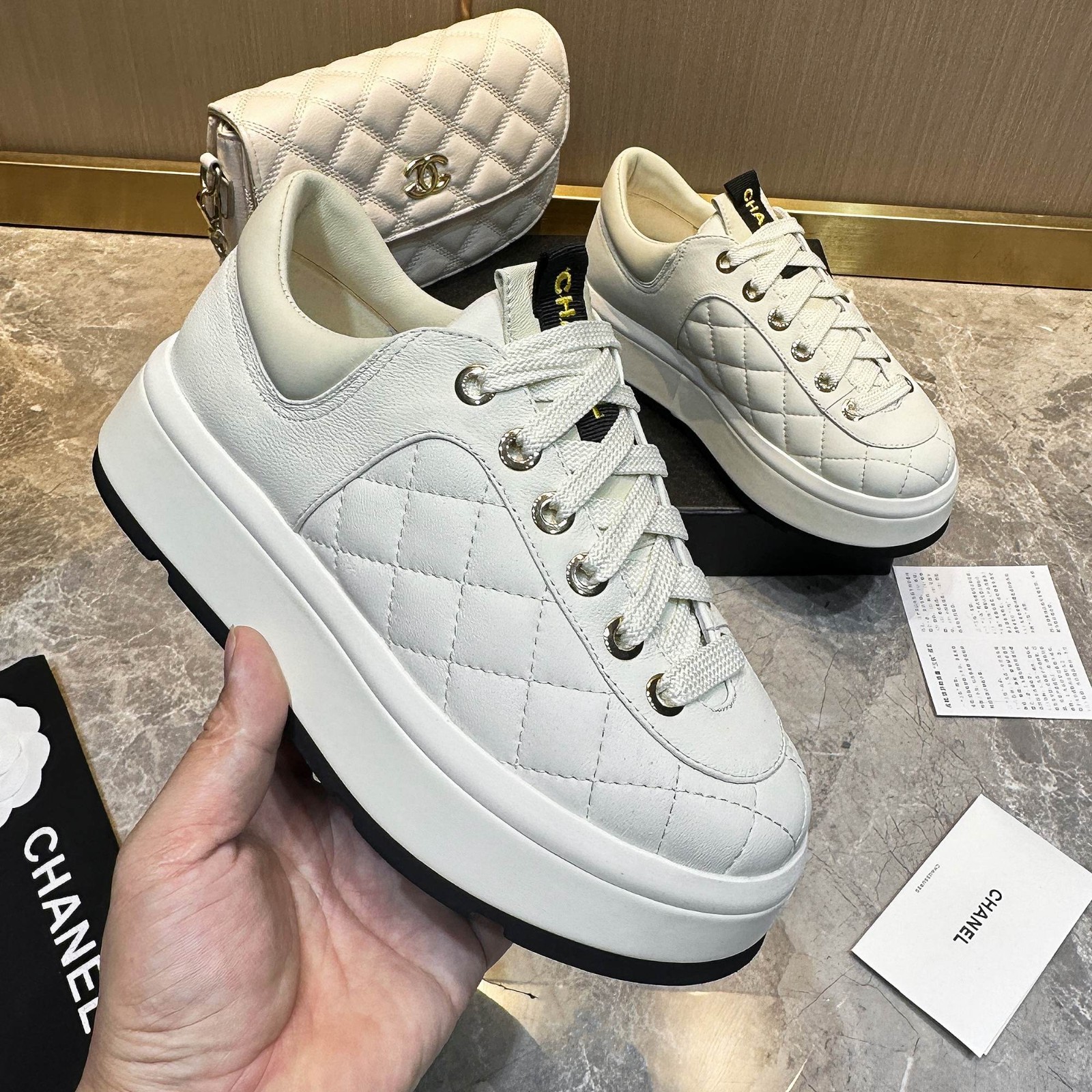 007 size 35–41