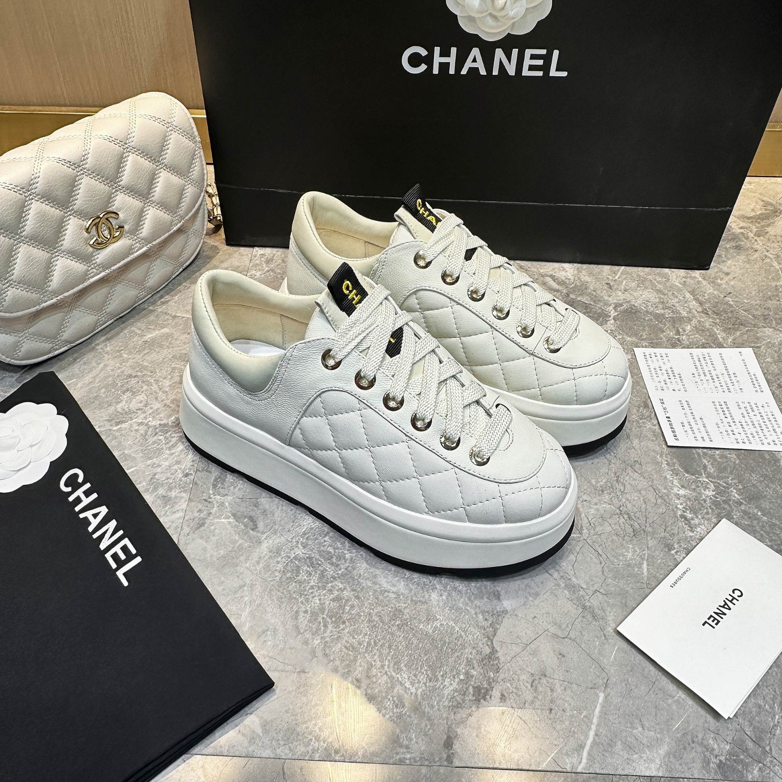 007 size 35–41