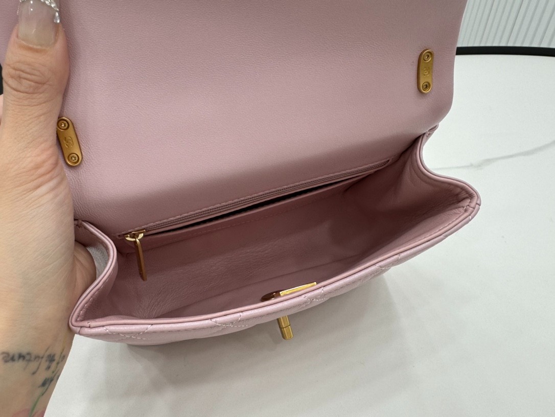 081 65123204 ;68123207 size 12.5x17x5cm size 14.5x19.5x7.5cm