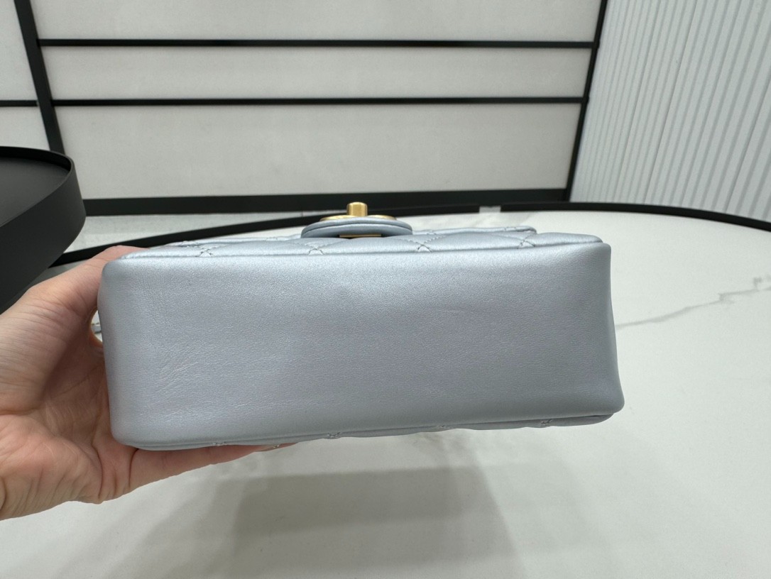 080 65123204 ;68123207 size 12.5x17x5cm size 14.5x19.5x7.5cm