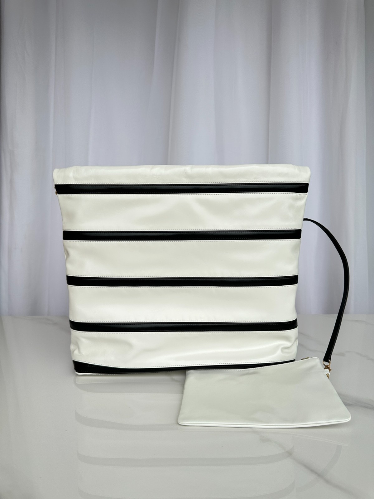 059 78123209;82123221 size 35x37x7cm;size 39x42x8cm