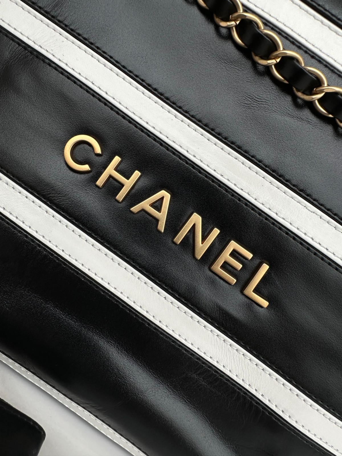 058 78123209;82123221 size 35x37x7cm;size 39x42x8cm