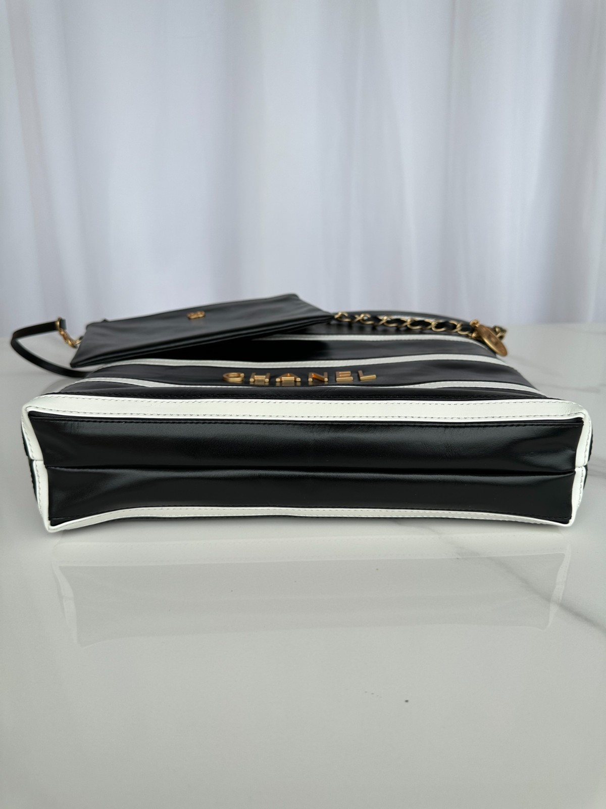 058 78123209;82123221 size 35x37x7cm;size 39x42x8cm