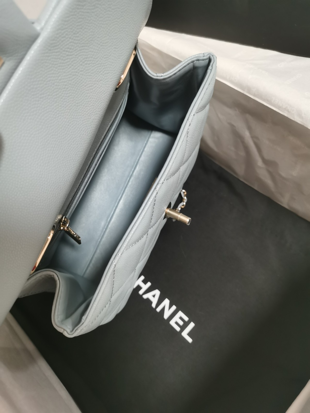 055 69123208 size 16x21x9.5cm