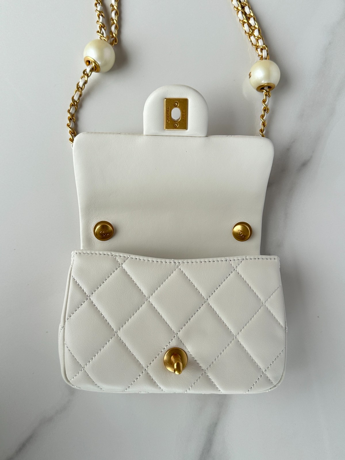 054 68123207;70123209 size 18x13x7cm ;size 21x14x7cm