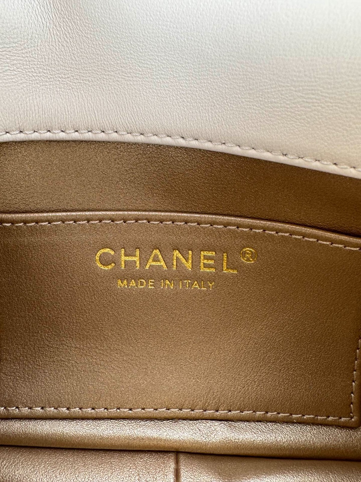 054 68123207;70123209 size 18x13x7cm ;size 21x14x7cm