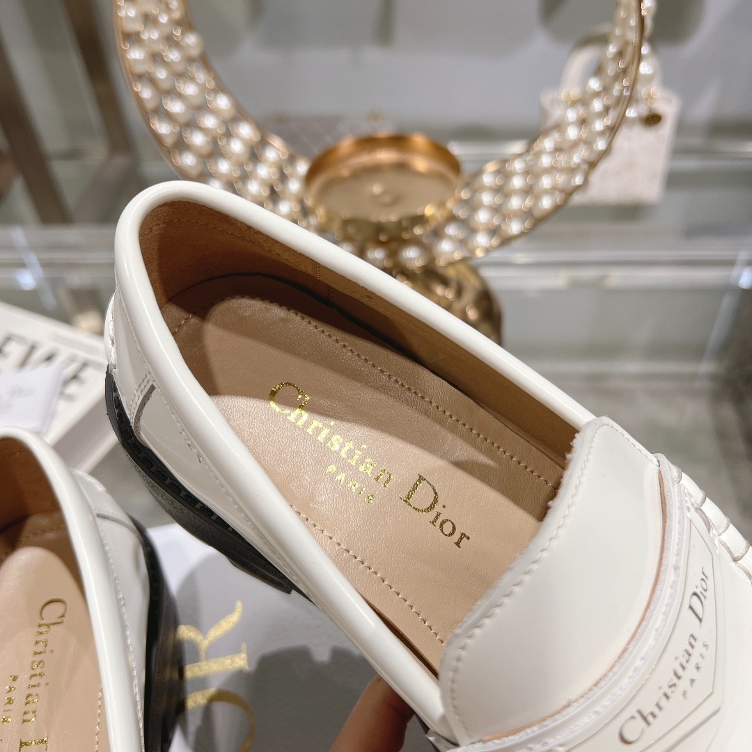 081 33123152 size 35-40