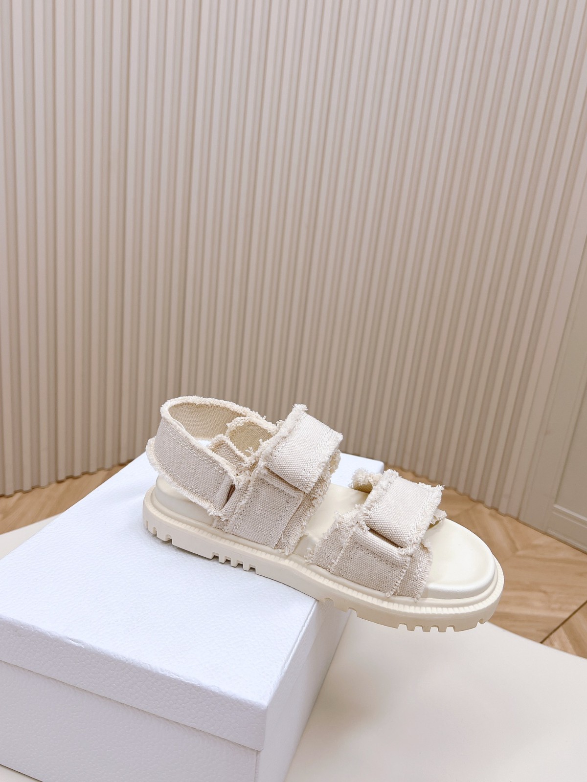 067 30123109 size 35-41