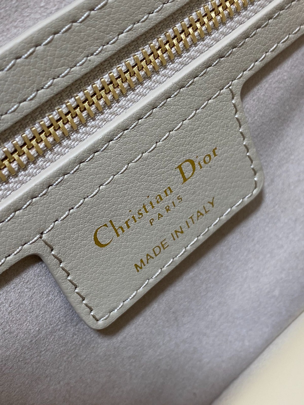 106 75123214 size 22x8x14cm