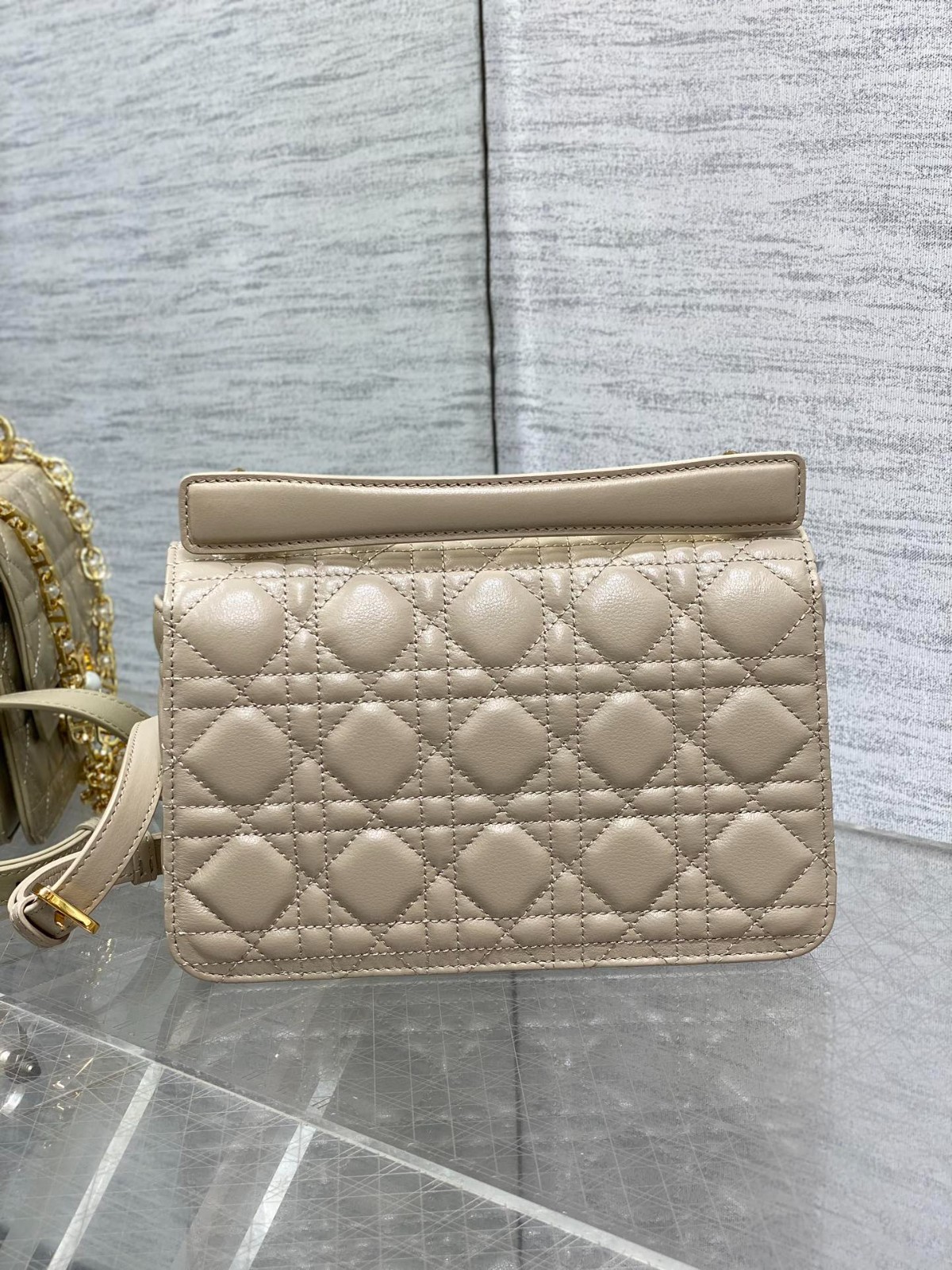 106 75123214 size 22x8x14cm