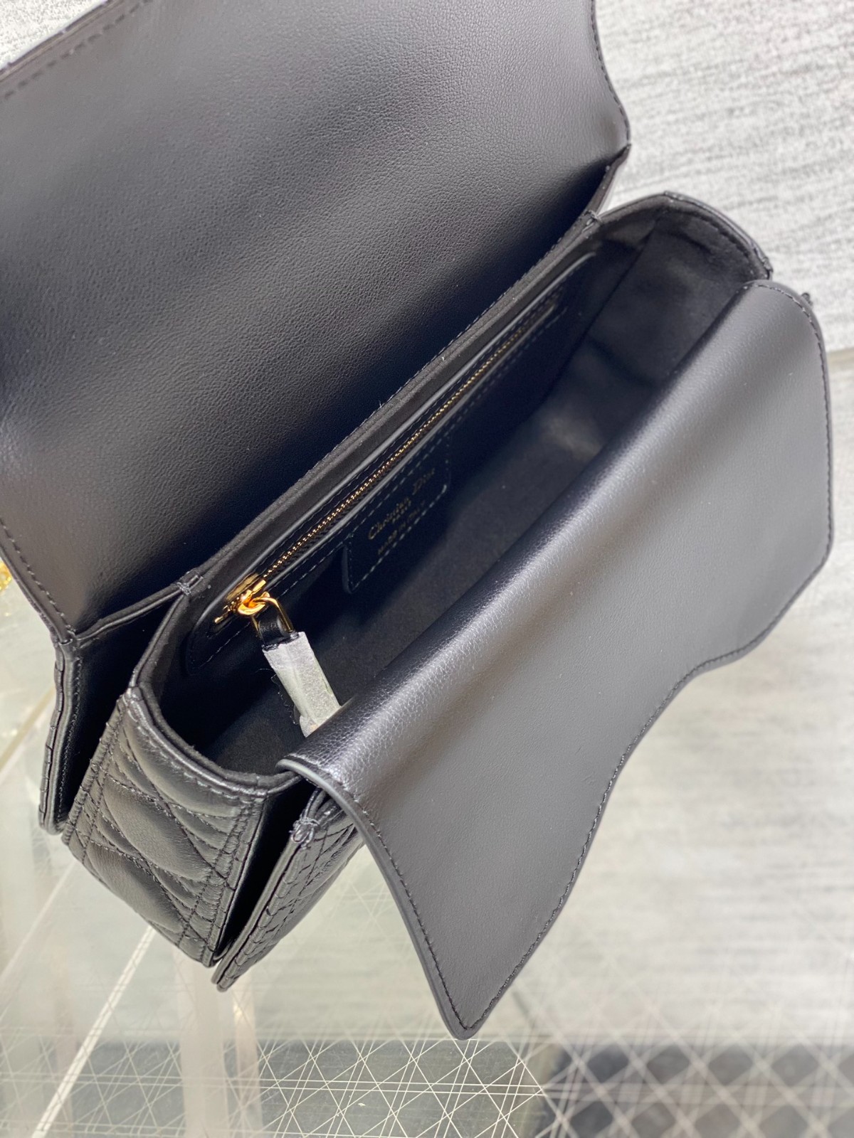 105 75123214 size 22x8x14cm
