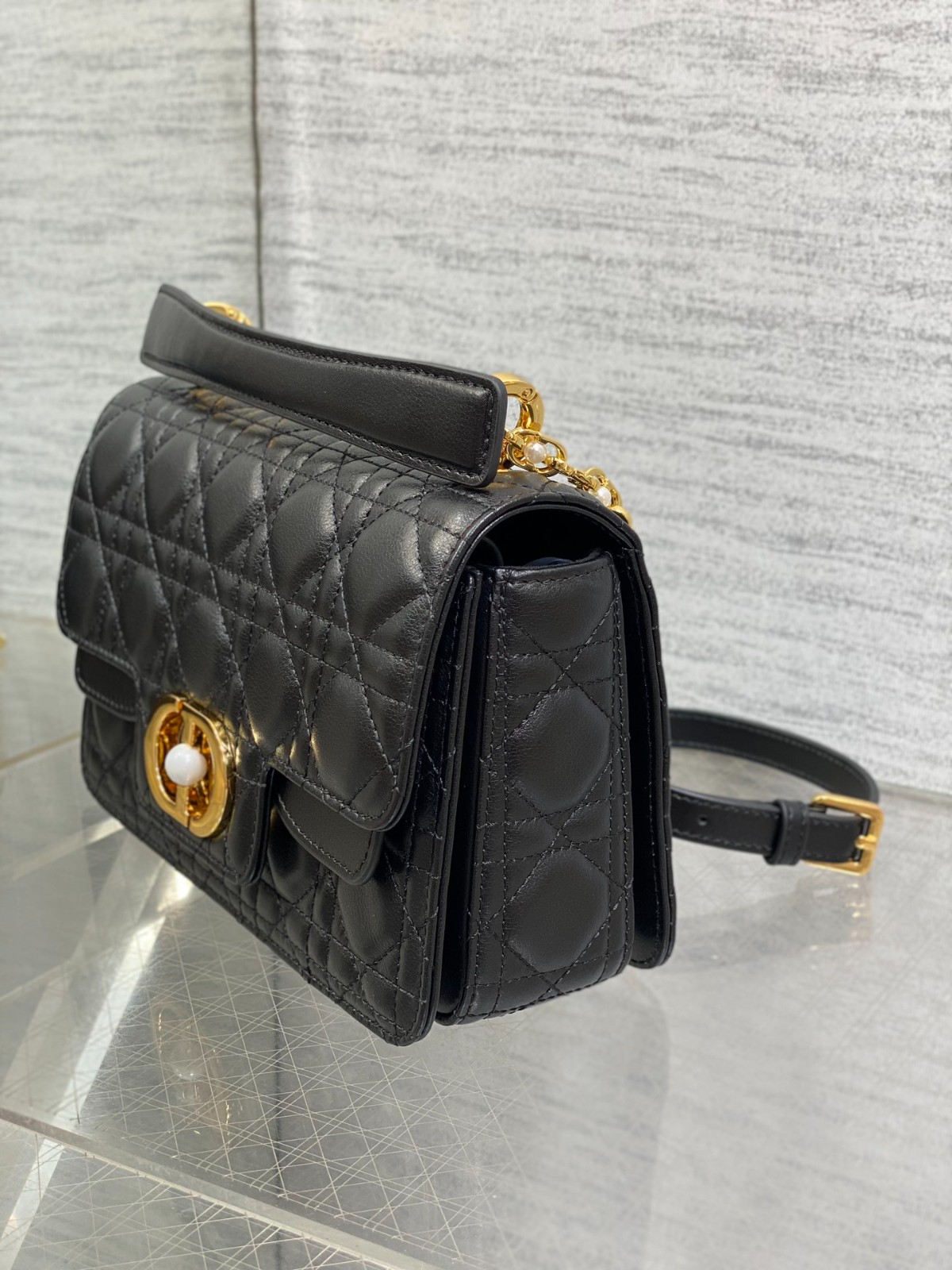 105 75123214 size 22x8x14cm