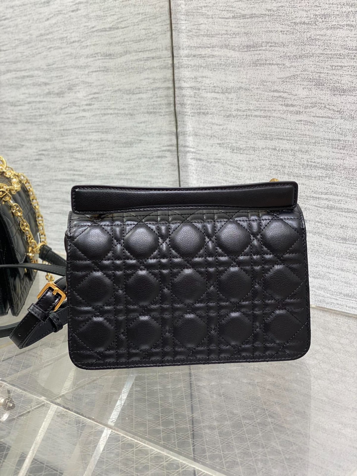105 75123214 size 22x8x14cm