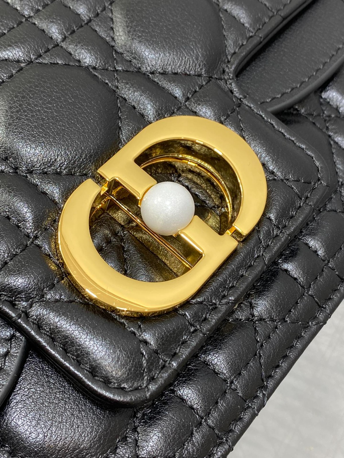 105 75123214 size 22x8x14cm