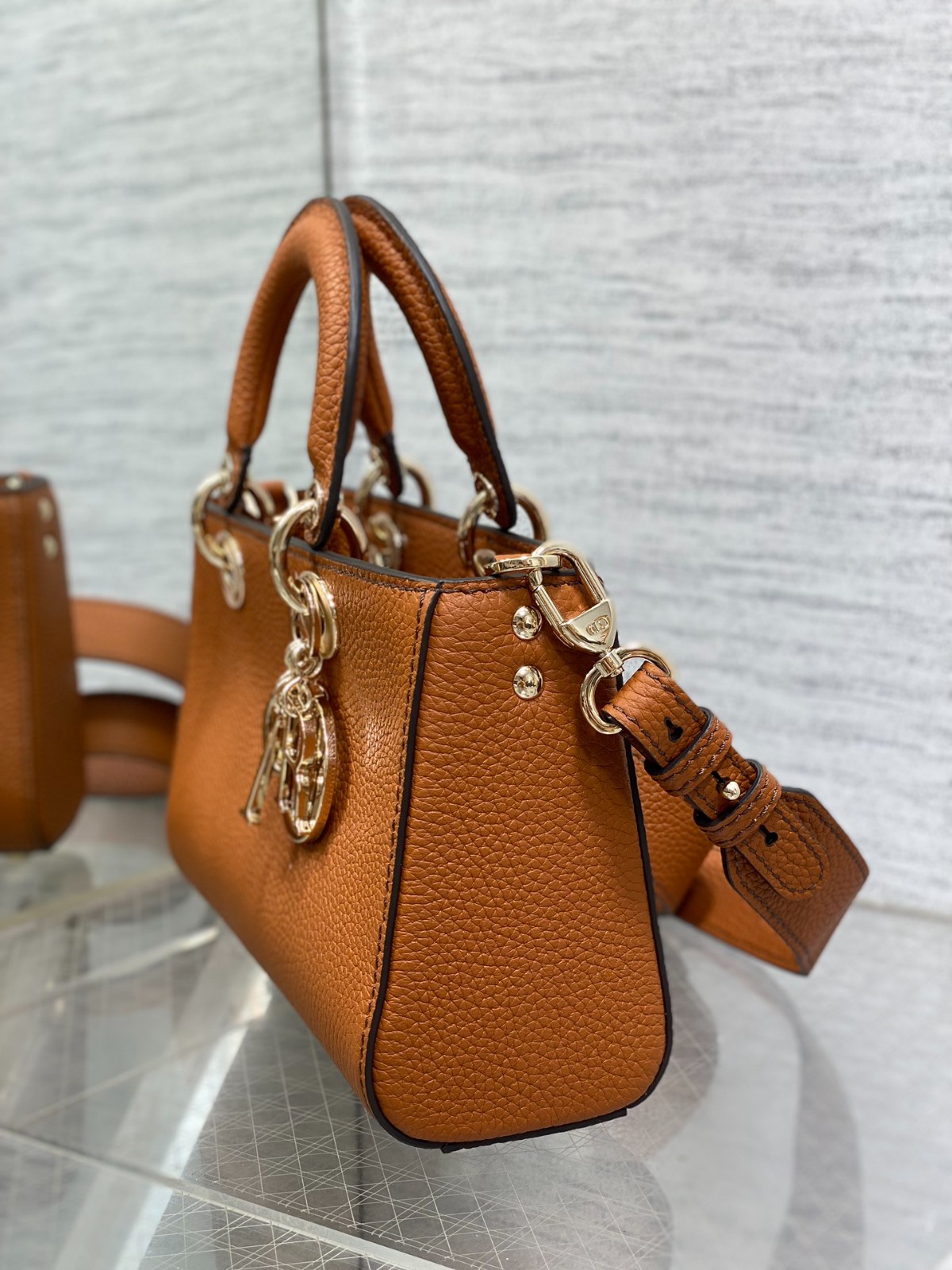 096 70123199;72123201 size 26x8x15cm;size 30x13x20cm