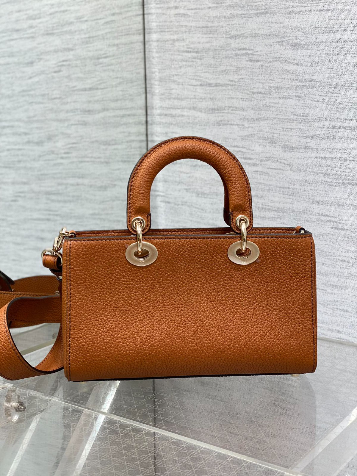 096 70123199;72123201 size 26x8x15cm;size 30x13x20cm