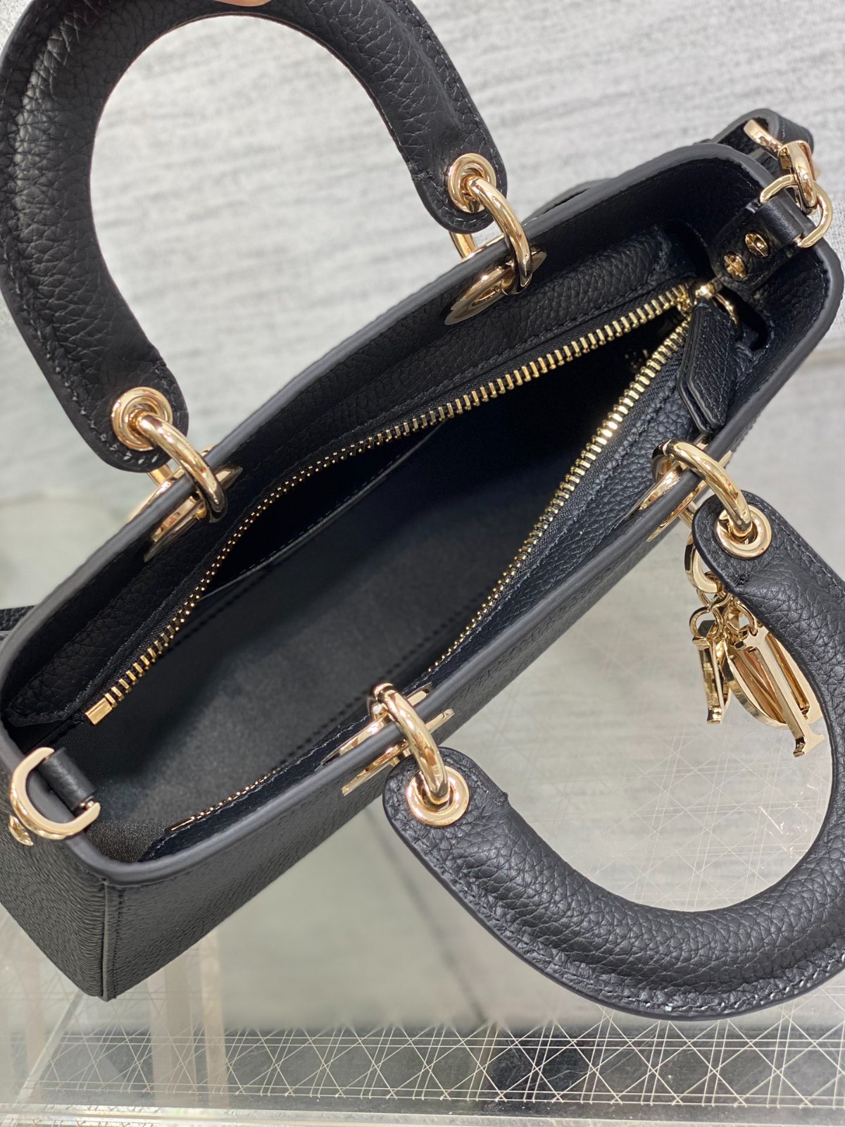 094 70123199;72123201 size 26x8x15cm;size 30x13x20cm