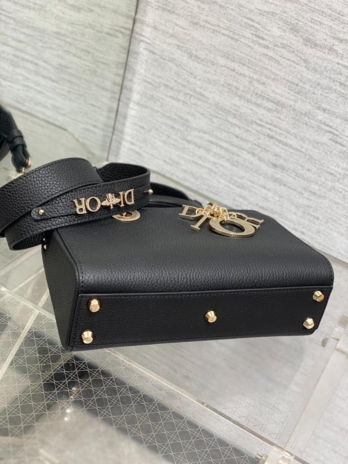 094 70123199;72123201 size 26x8x15cm;size 30x13x20cm