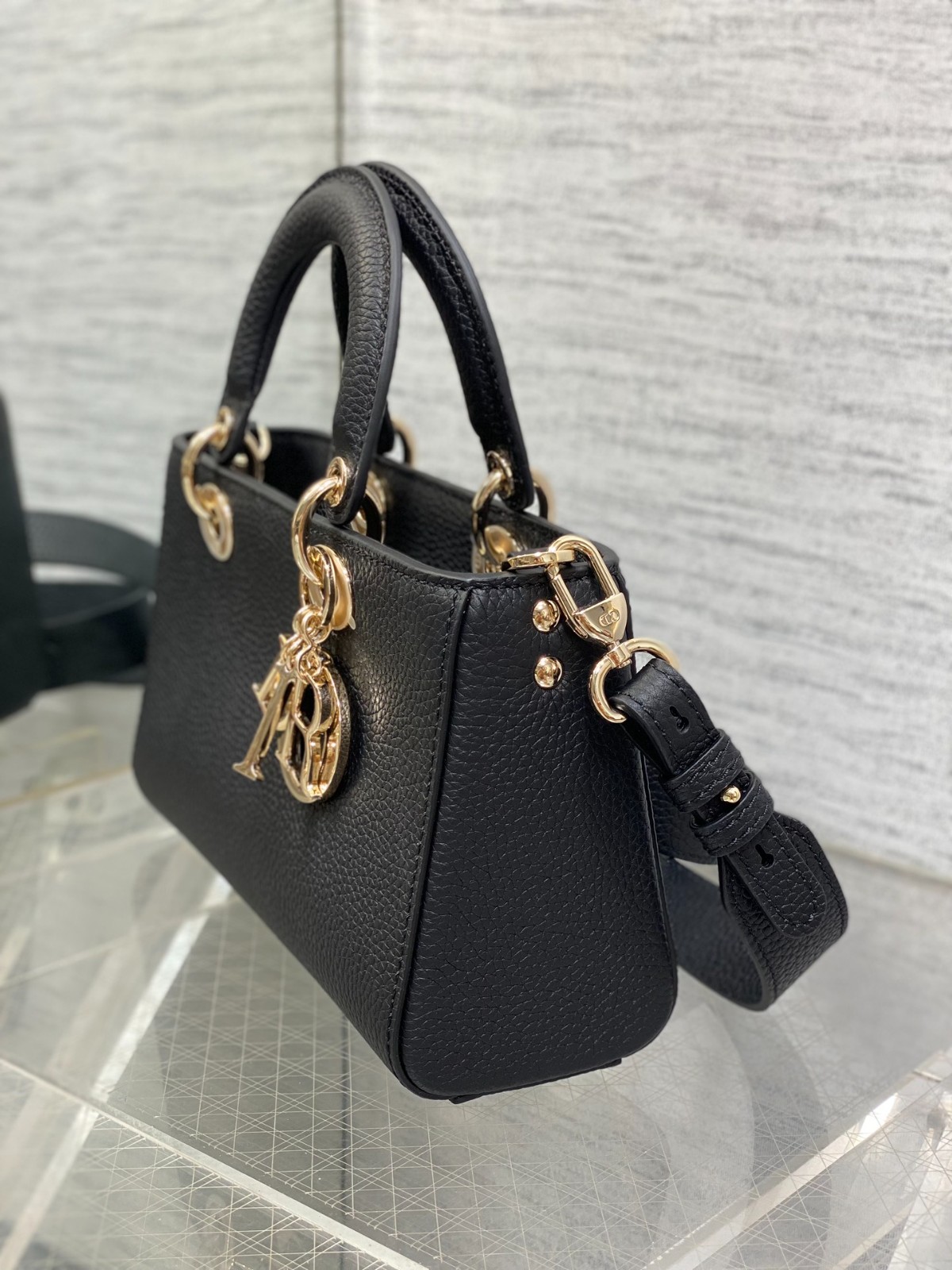 094 70123199;72123201 size 26x8x15cm;size 30x13x20cm