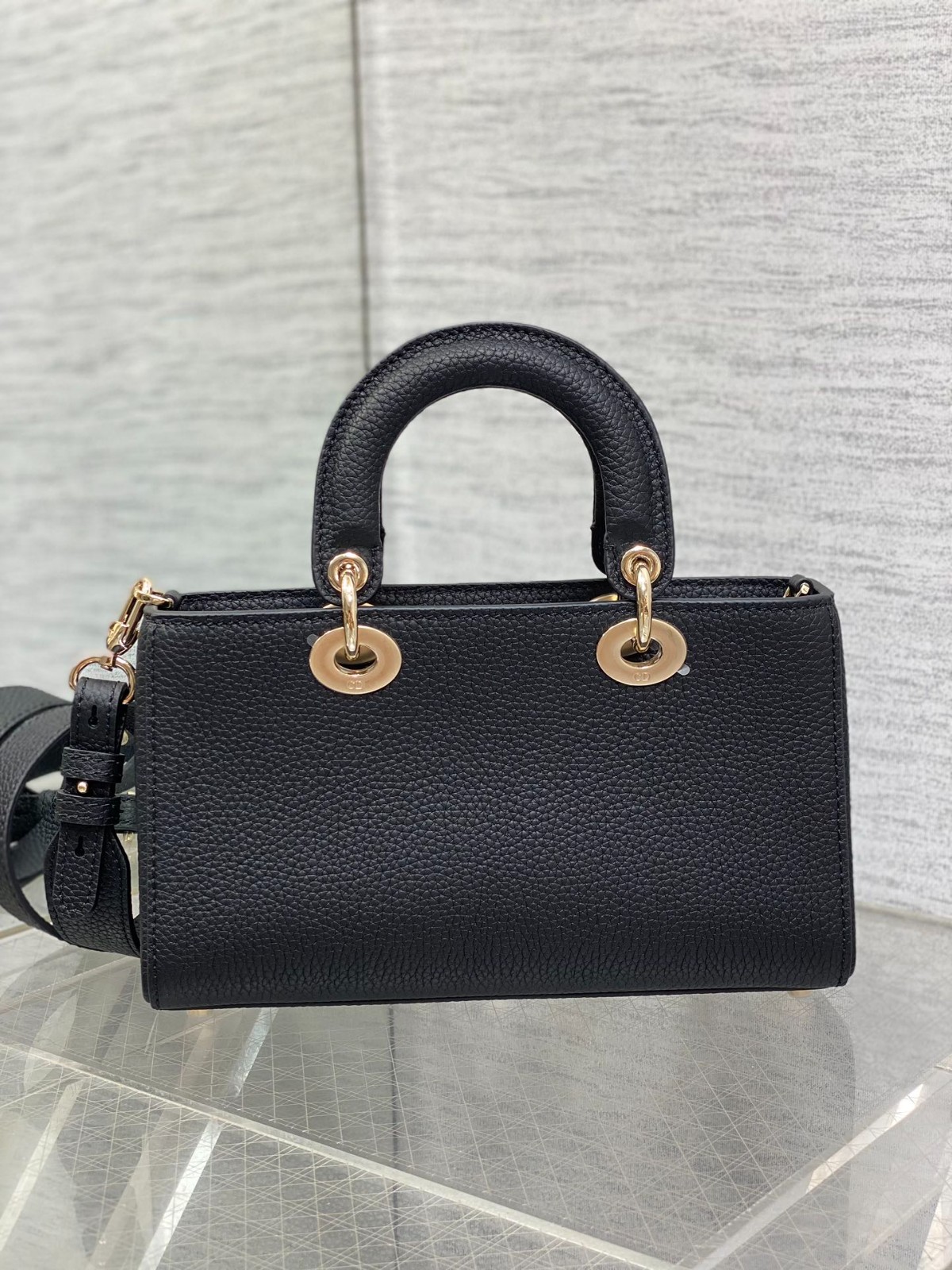 094 70123199;72123201 size 26x8x15cm;size 30x13x20cm