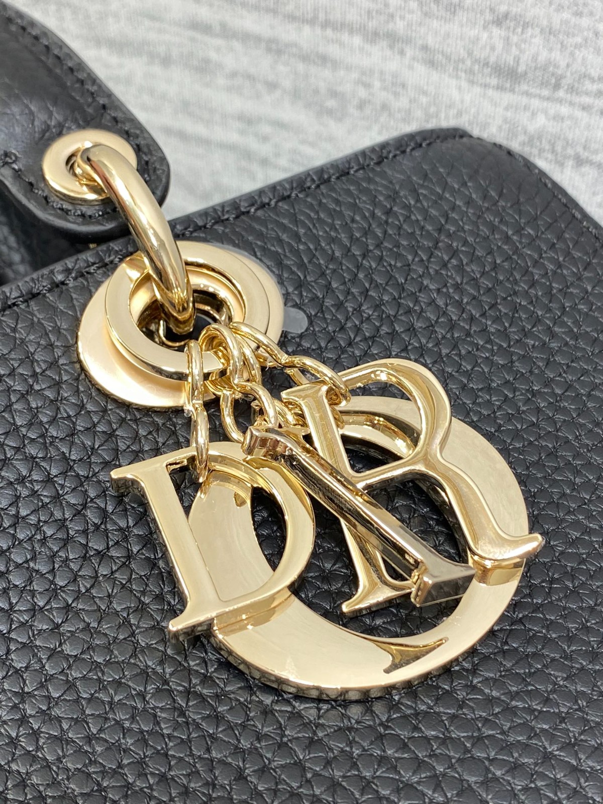 094 70123199;72123201 size 26x8x15cm;size 30x13x20cm