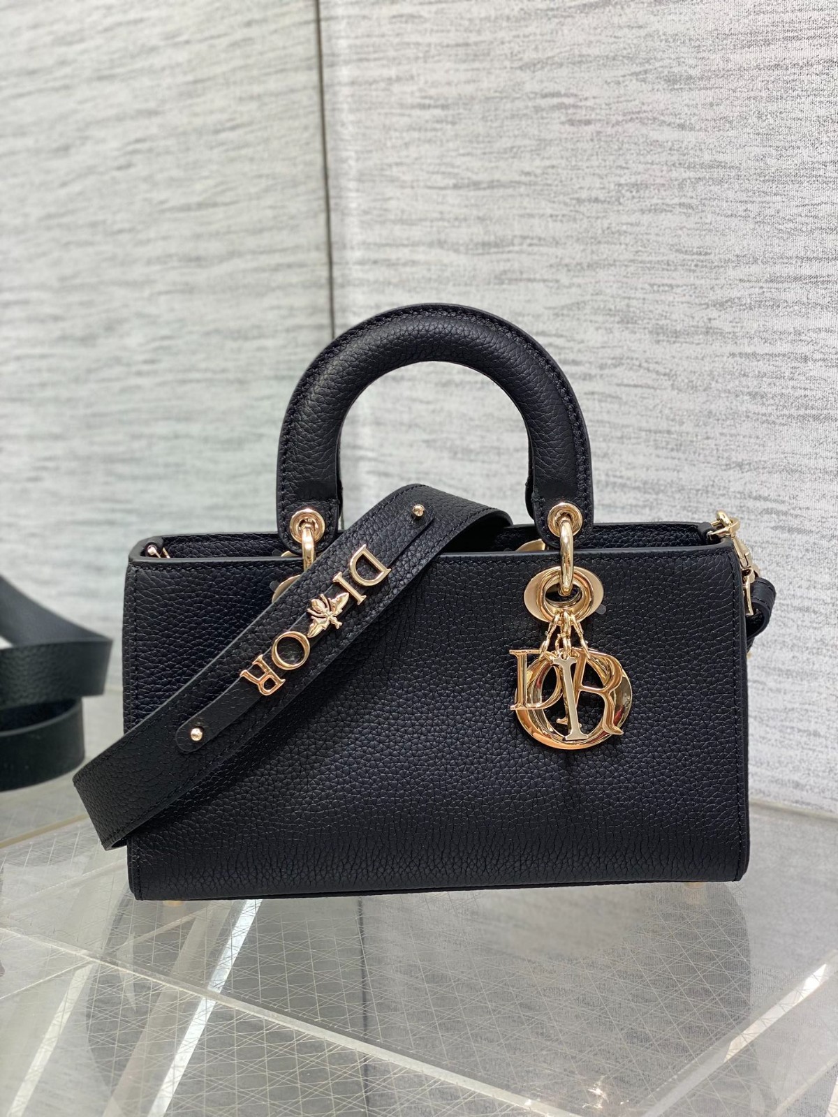 094 70123199;72123201 size 26x8x15cm;size 30x13x20cm