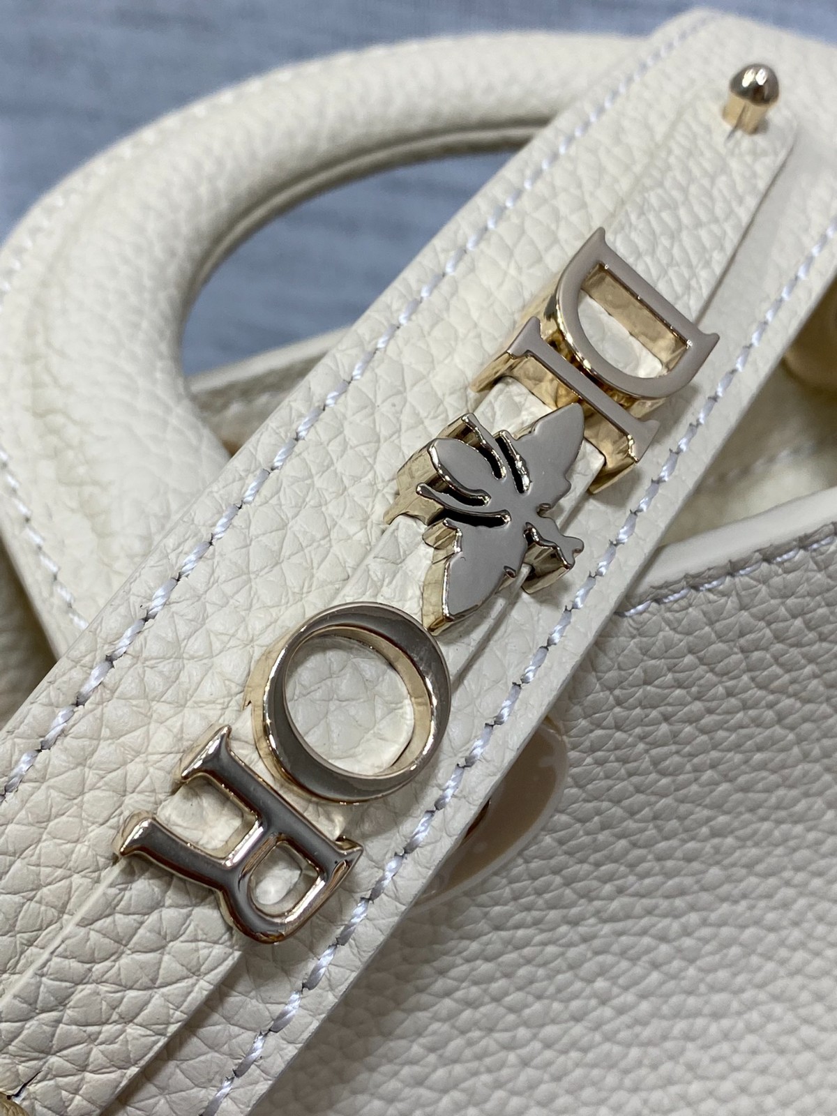 093 70123199;72123201 size 26x8x15cm;size 30x13x20cm
