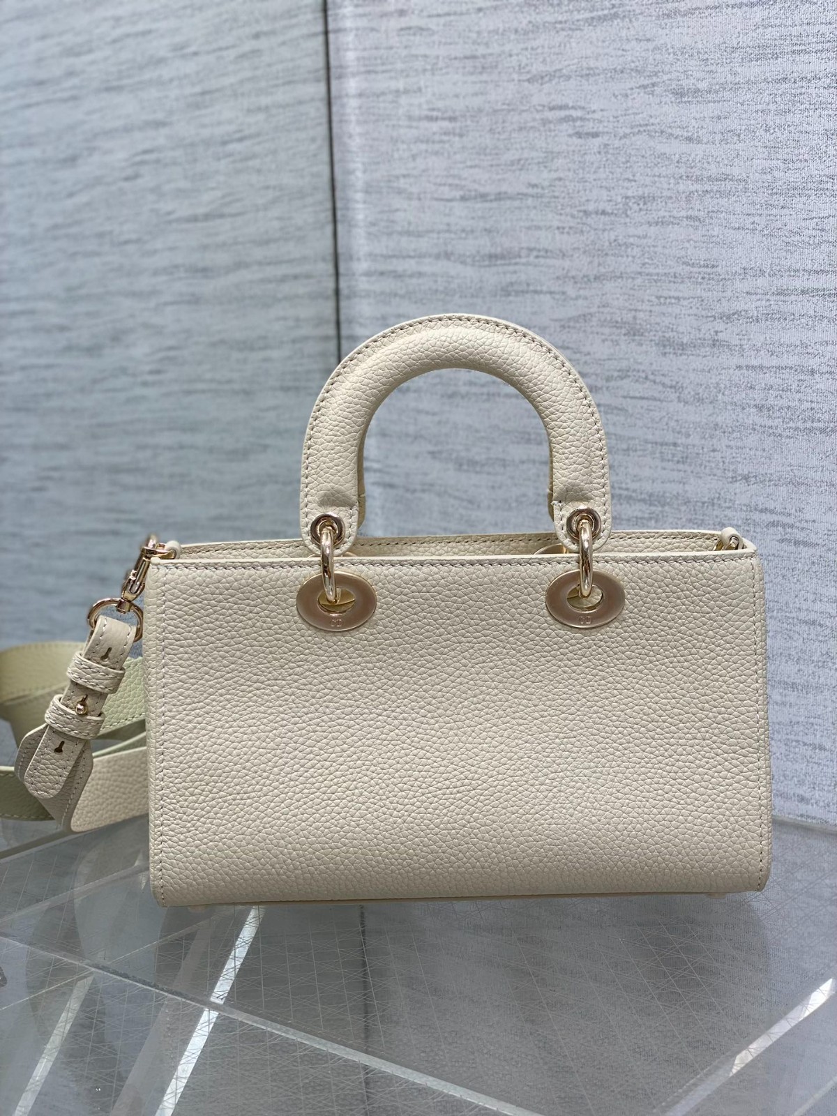 093 70123199;72123201 size 26x8x15cm;size 30x13x20cm