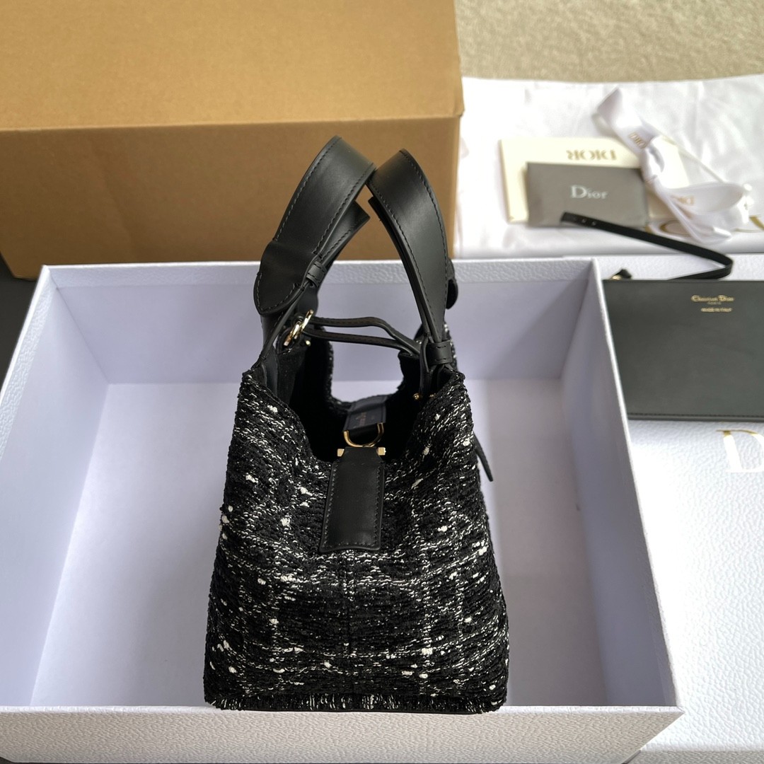 017 86123224 size 23x14x12cm