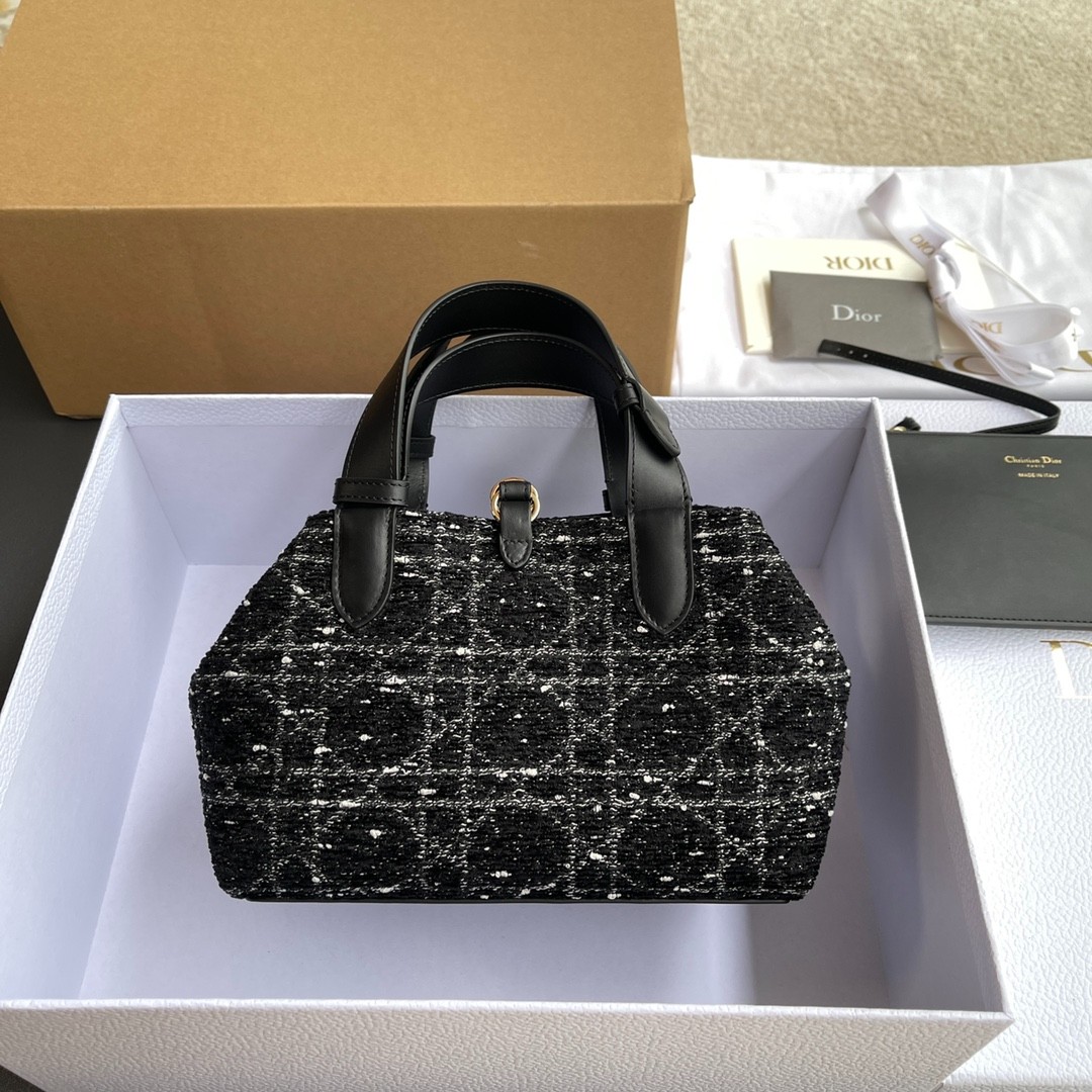 017 86123224 size 23x14x12cm