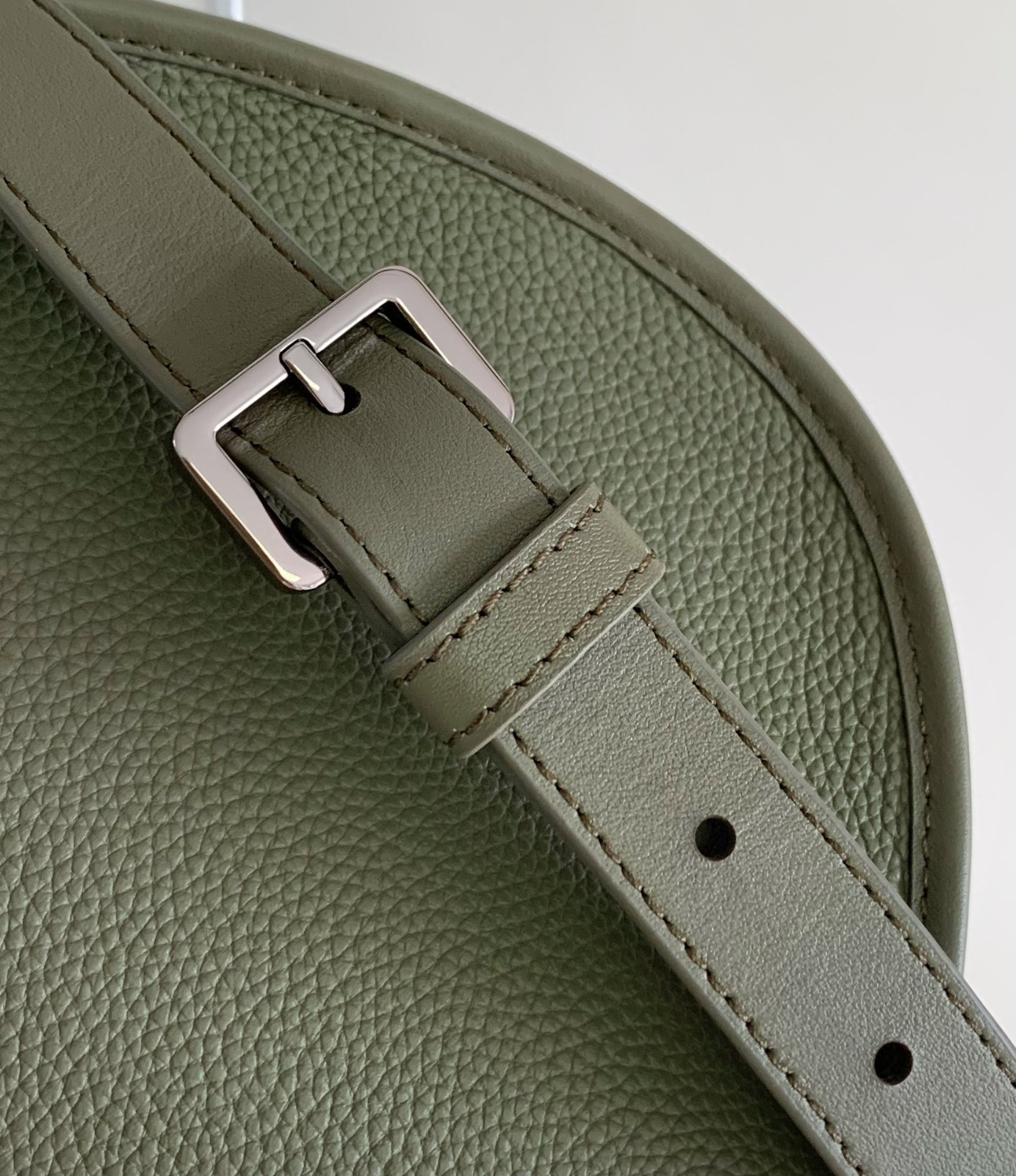 008 53123166 size 20.5x16x5cm
