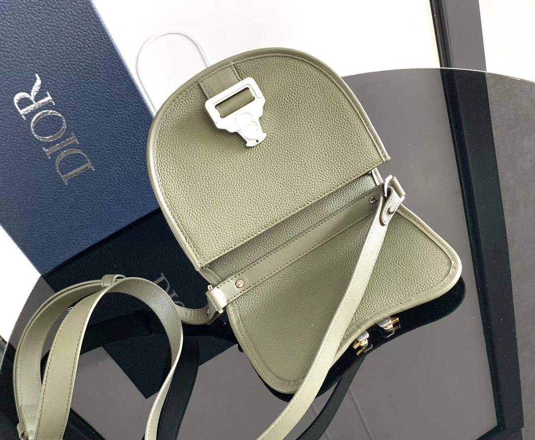 008 53123166 size 20.5x16x5cm