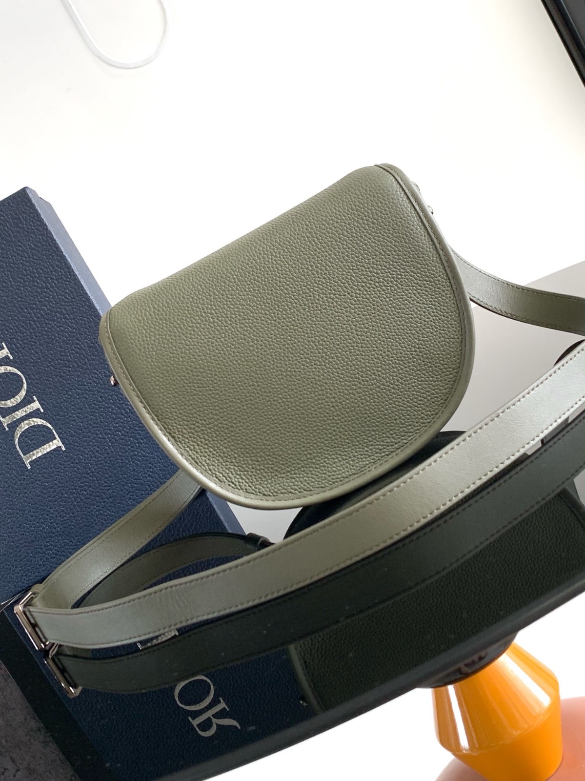 008 53123166 size 20.5x16x5cm