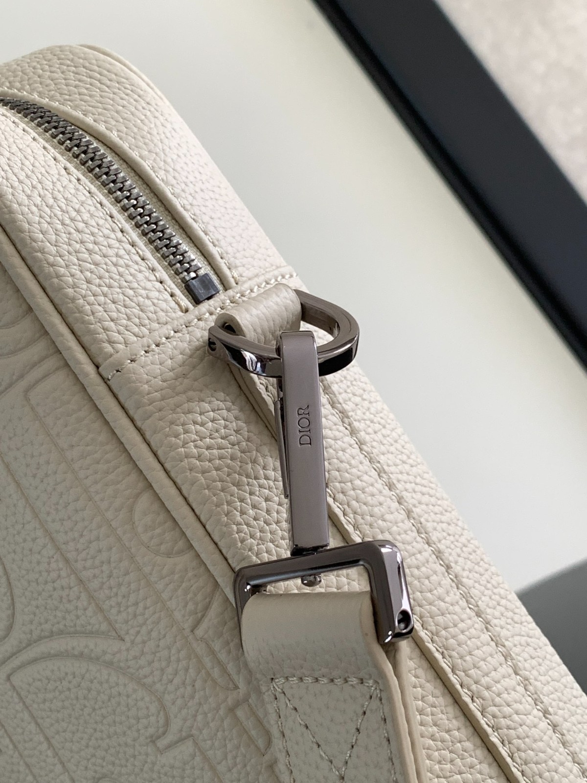 006 63123191 size 37x28x6cm