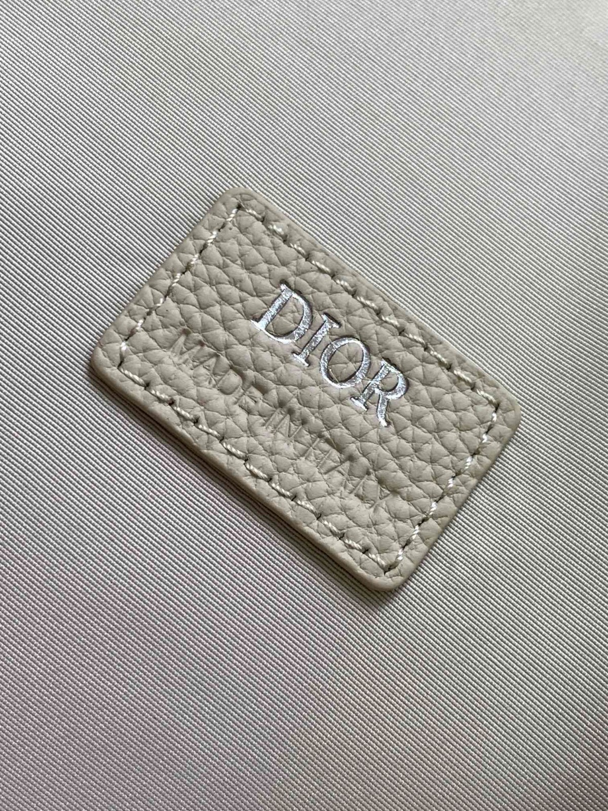 006 63123191 size 37x28x6cm