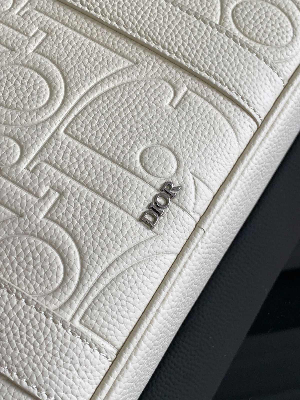 006 63123191 size 37x28x6cm