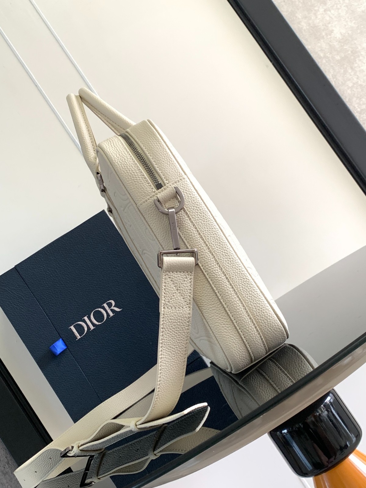 006 63123191 size 37x28x6cm