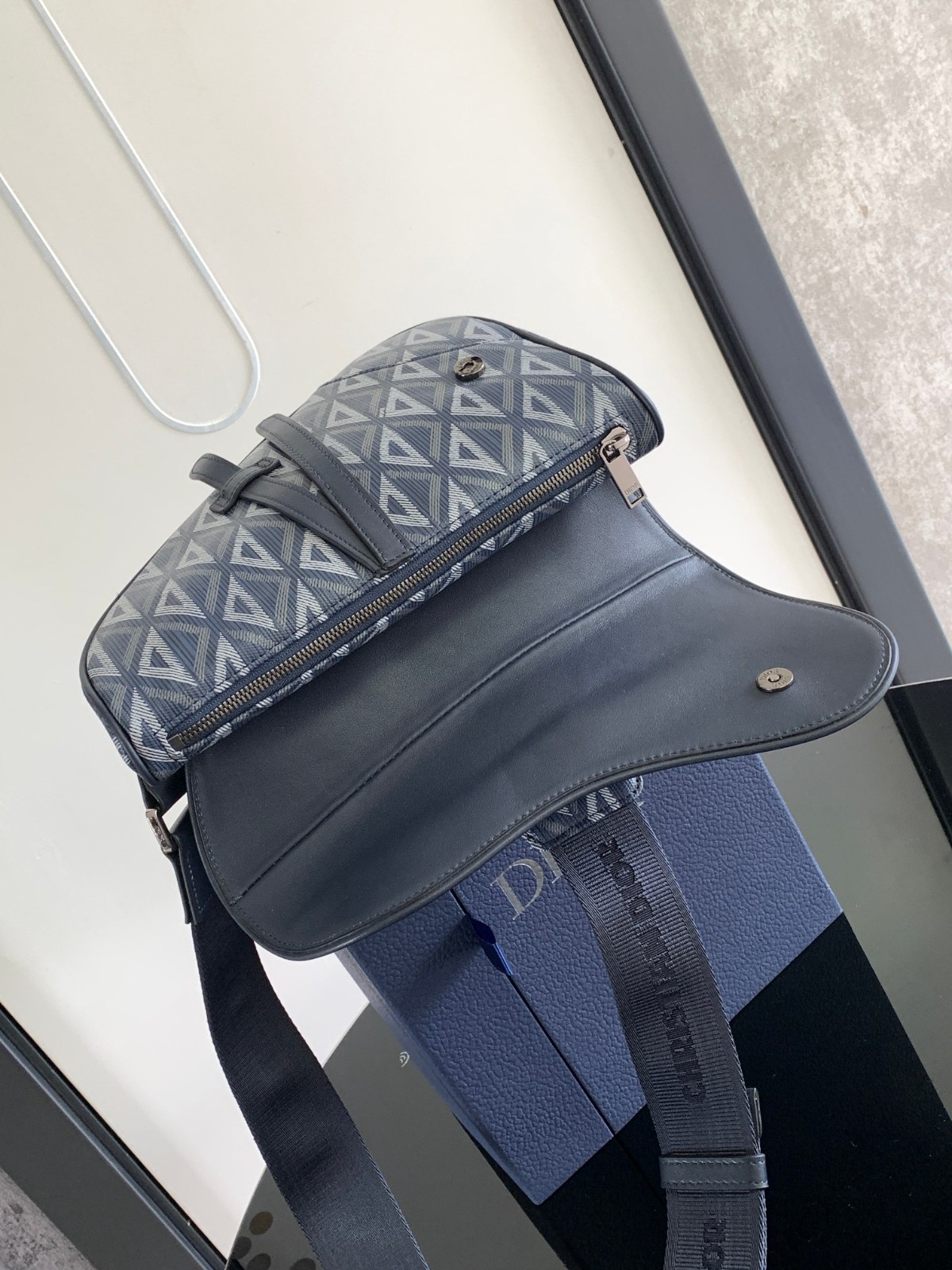 081 52123171 size 26x19x4.5cm