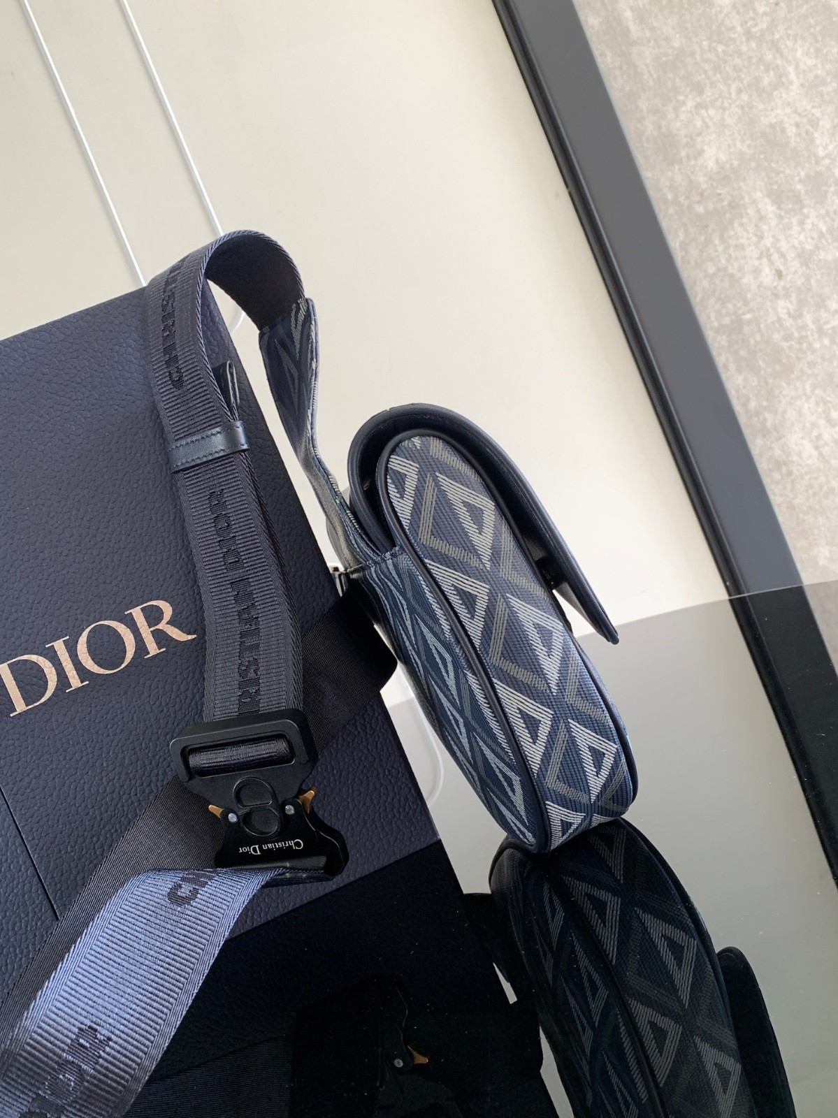 081 52123171 size 26x19x4.5cm